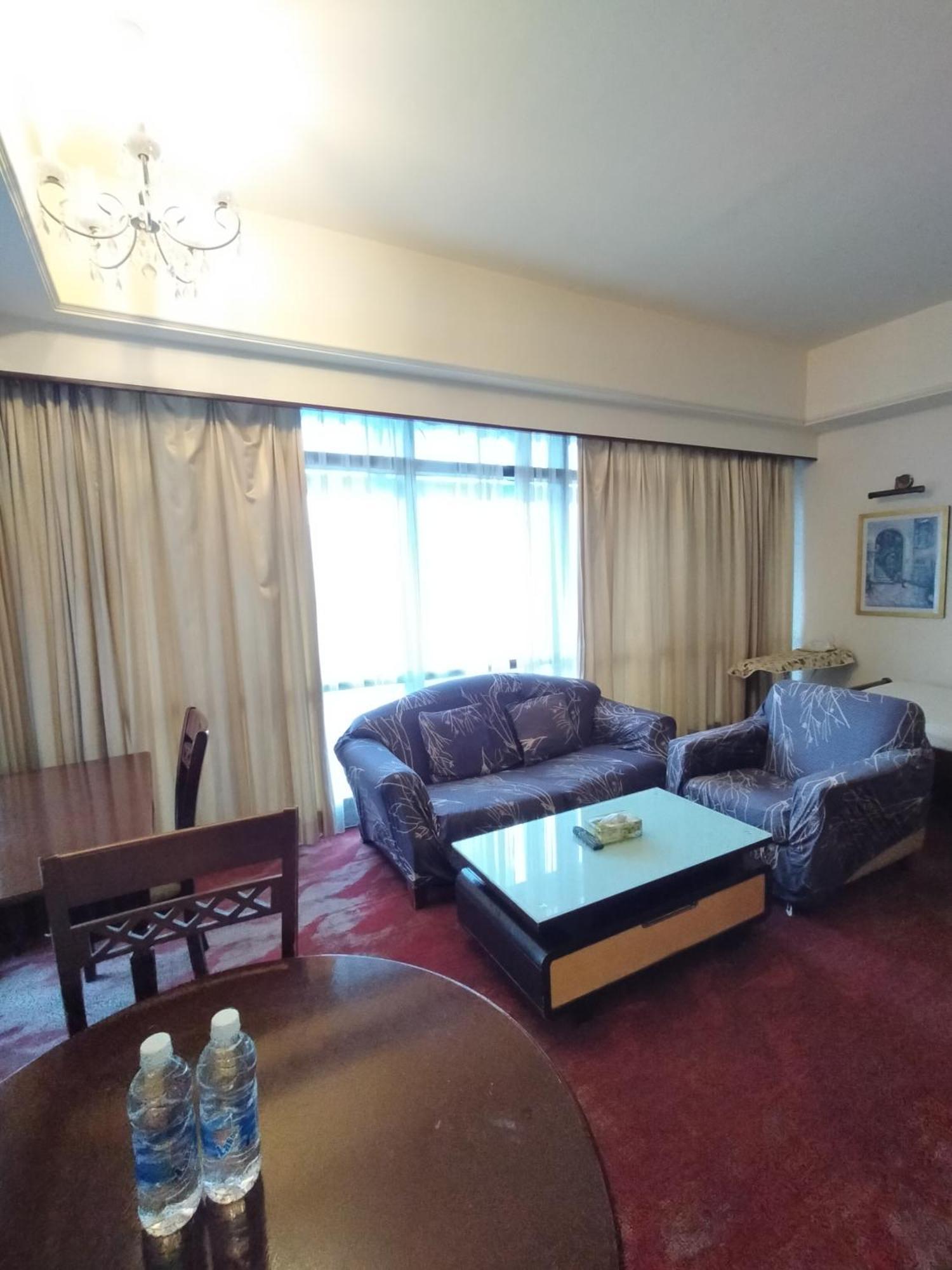 Kl Season At Times Square Apartment